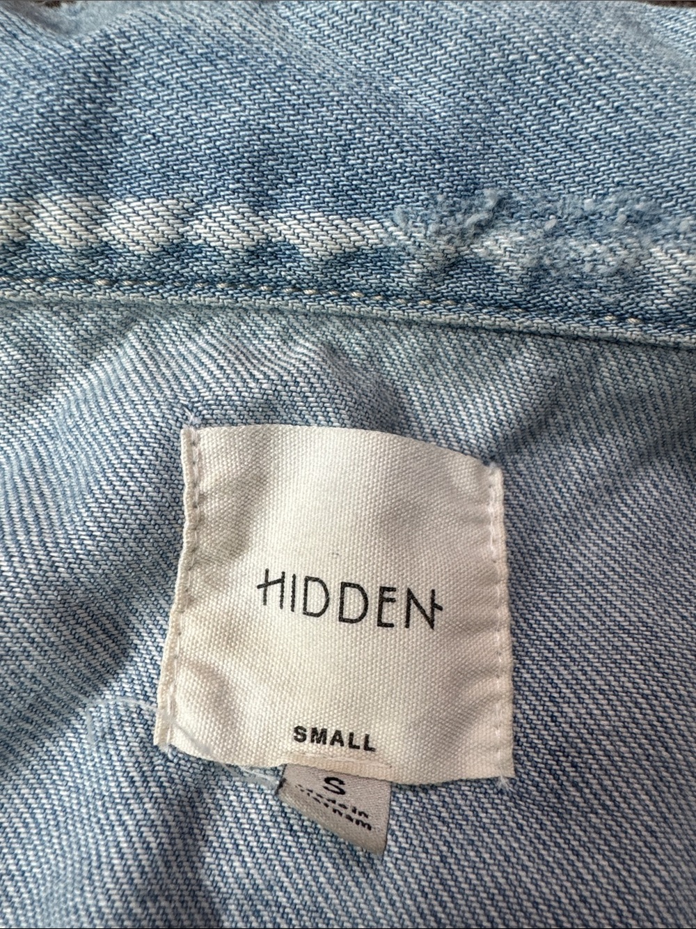 Light Wash Distressed Denim Jacket - Women's - Picture 7 of 10